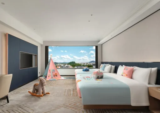 Family Theme Room With Spacious Play Area, LED UV Sterilization, And Children’s Play Tent