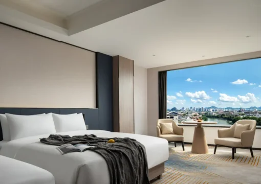 Four-Person City-View Family Room With Overlooking Cityscape And LED UV Sterilization