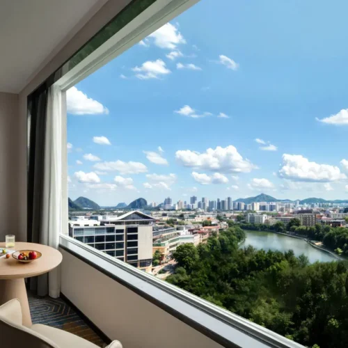 Four-Person City-View Family Room With Overlooking Cityscape And LED UV Sterilization