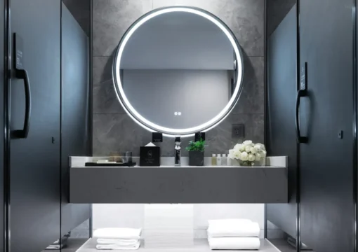 Four-Person City-View Family Room With Overlooking Cityscape And LED UV Sterilization