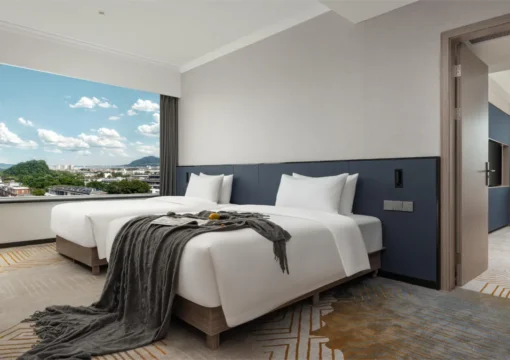 Linyu Street-View Two-Bedroom (Five-Person Family + TV Projection)