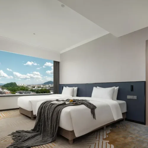 Linyu Street-View Two-Bedroom (Five-Person Family + TV Projection)