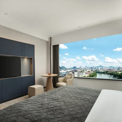 Linyu Street-View Two-Bedroom (Five-Person Family + TV Projection)