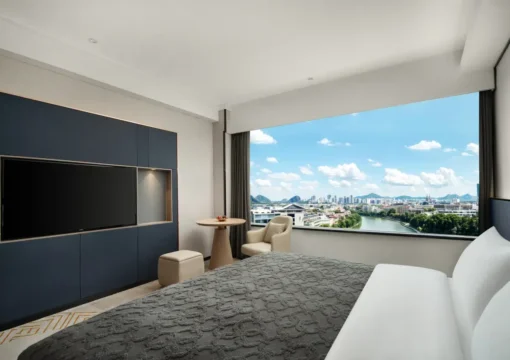 Linyu Street-View Two-Bedroom (Five-Person Family + TV Projection)